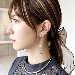 【 イヤカフ ピアス イヤリング 】パール シルバーボール ロング 両耳 揺れるピアス アレルギー対応 メタル 耳飾り