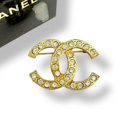 CHANEL ゴールド ダブルCロゴ ブローチ - メルカリ