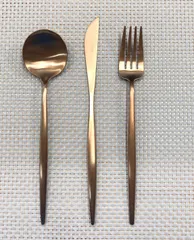 【新品未使用】　クチポール　MOON　アンバーゴールド　ディナーナイフ＆フォーク＆スプーン　セット