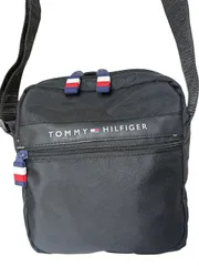 TOMMY HILFIGER ブラックショルダーバッグ 男女兼用  中古　H8-4-12