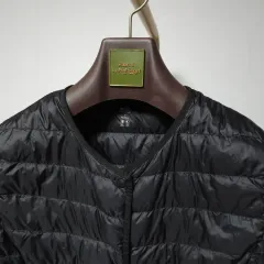 UNIQLO レディース 軽量ダウンベスト