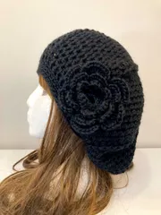 ハンドメイド　ブラック　ベレー帽　ニット帽