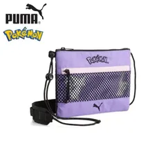 26春夏 プーマ メンズ レディース キッズ ユニセックス PUMA x ポケモン サコッシュバッグ 0.5L 092363 ポーチ ポシェット リフレクター
