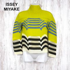 極美品 me ISSEY MIYAKE 25AWプリーツトップス DAWN 鶏柄 - メルカリ