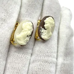 カメオ風デザイン　イヤリング　貴婦人　ゴールド