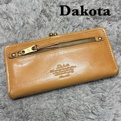 未使用 ダコタ アペーゴ エイジングレザー 花びらモチーフ 二つ折り財布 茶系 未使用 ダコタ アペーゴ エイジングレザー 花びらモチーフ フラップ長