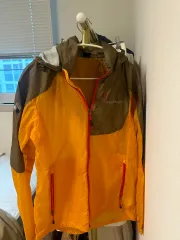 モンベル ウィンドブレーカー 黄色/ブラウン