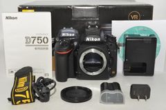 ✨ショット数激少✨予備電池付き✨Nikon D7500 トリプルレンズ