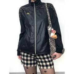 日本 ヴィンテージ adidas ブラック GOLD トラックジャージ ウィンドブレーカー ジャージ