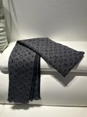 24年11月購入 ルイヴィトン ツートン マフラー