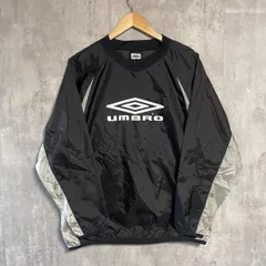 【美品】アンブロ Vネック プルオーバー ピステ 黒 シルバー 160 キッズ レディースM相当 UMBRO シャカシャカ ナイロンジャケット ウィンドブレーカー 両面ロゴ ビッグロゴ Y2K テック ストリート 古着 在原みゆ紀 柴田ひかり 常田大希