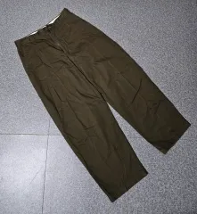 UNIQLO U チノパンツ 出品