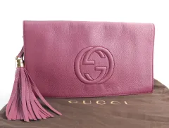 グッチ GG ソーホー タッセル フラップ クラッチバッグ