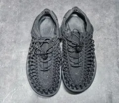 キーン ユニーク サンダル ブラック 270