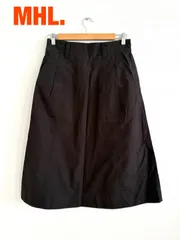 【2024年製】MHL.　エムエイチエル　FINE COMPACT COTTON POPLIN　2024年製　定価22,000円　コットンスカート　Mサイズ　ダークブラウン　コットン100％　おしゃれ　送料込み　6463751のサムネイル
