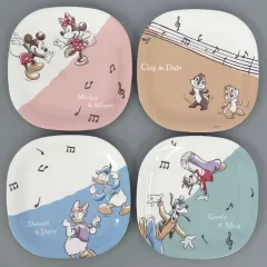 【中古】皿・ボウル 集合(ミッキー＆フレンズ) メラミンプレート4枚セット 「ディズニー」 ディズニーストア限定