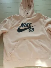 NIKE SB フードTシャツ ピンク