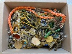 メッキアクセサリー等まとめ　2.3kg以上 （金杯含まず）