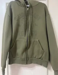 エイブリー 服 出品