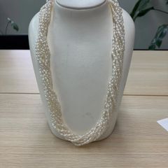 淡水真珠3連ツイストネックレス、 全長約65㌢、シルバーひきわ 