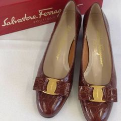 Salvatore Ferragamo クロコ型押し パンプス 7.5C - メルカリ