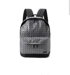 美品 EMPORIO ARMANI イーグル型押し リュック - メルカリ