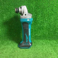 値下げしました Makita 充電式ﾃﾞｨｽｸｸﾞﾗｲﾝﾀﾞｰGA402D中古 ﾏｷﾀ ｵﾏｹ付 マキタ（makita） 18V 100mm充電式ディスクグラインダ GA402DRF 3.0Ah