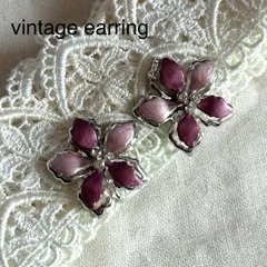 A04019ヴィンテージ すみれ色お花の立体イヤリング