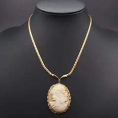 S794 シェルカメオ ネックレス ゴールドカラー 女性横顔 デザイン