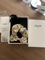 新品 CELINEトリオンフビーチブレスレットBTSテテV着用Bracelet - メルカリ