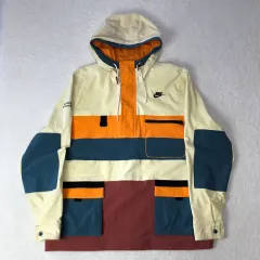 ナイキ オールドスクール マルチポケット アノラック