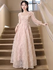 pomiii】シャーリングシアー刺繡レースワンピース - メルカリ