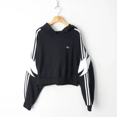 55/アディダス クロップド フーディー