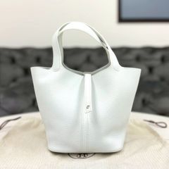 ディオール　カロ　スモール　白　ハートカナージュ　ショルダーバッグ　2021年 ディオール カロ スモール 白 ハートカナージュ ショルダーバッグ 2021