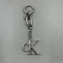 美品　Calvin Klein　カルバンクライン　キーリング　キーホルダー　バッグチャーム　ロゴ　チェーン　マットシルバーのサムネイル