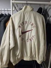 ナイキ クラブ ウーブン トラック ジャケット ベージュ M