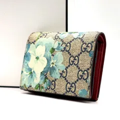 【花を纏う余白】　GUCCI　二つ折り財布 ブルームス GGスプリーム花柄 コンパクトウォレット　青 ベージュ
