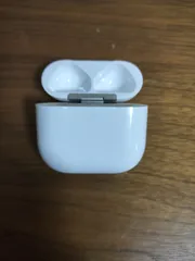美品（正規品）Apple AirPods 第4世代 充電ケースのみ ノイキャン無し
