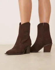エイソス レディース シューズ ブーツ・レインブーツ スエード ブーツ ヒール ASOS DESIGN Wide Fit Remedy heeled western boots in chocolate suedette CHOCOLATE SUEDETTE