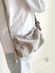 バッグ レディース ショルダーバッグ 1個 薄灰色ミニファッションキャンバスバッグ、小さな四角いバッグ、軽量で折りたたみ可能、ジップ開閉式、女性の日常通勤に適し、スマホやキーなどが入る