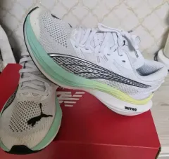 レディースランニングシューズ PUMA ディヴィエイト ニトロ 3