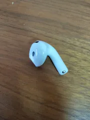 美品（正規品）Apple AirPods 4世代 片耳 R片方 右耳 ノイズキャンセリング対応モデル