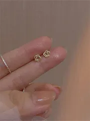 ジュエリー レディース イヤーアクセサリー   1ペア 花のデザイン スタッドピアス 女性用 デイリーデコレーション バレンタイン、母の日、ギフト用