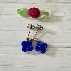 ラスト1点☆ラピスラズリ☆幸せのクローバー型☆素敵なエレガントピアス