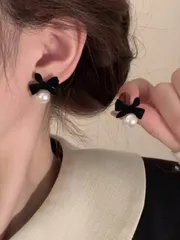 ジュエリー レディース イヤーアクセサリー  女性用ブラックフェイクパールちょう結びピアス、ファッショナブル、ユニーク、エレガント、スウィート、ハイエンドデザインのイヤアクセサリー バレンタイン