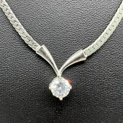 ヴィンテージ シルバーカラー ネックレス ダイヤモンド風ストーン シンプル 上品 レディース V字形