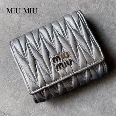 正規品 】 miumiuマテラッセレザー 二つ折り財布RFIDタグ搭載 - メルカリ