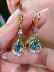 ジュエリー レディース イヤーアクセサリー  1ペア ファッションクリスタルラインストーン幾何学ガラス 水滴ペンダントイヤリング、エレガントでグラマラスなクリップオンイヤリング、カジュアルな日常着に適しています