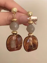 ジュエリー レディース イヤーアクセサリー  2025年 コーヒー色樹脂アクリルペンダントピアス 1ペア、欧米風 パーソナライズ ファッションピアス レディース&ガールズ、旅行、結婚式、パーティー、誕生日、クリスマ