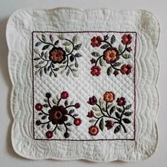 🌹🏵️ボルチモアキルトのタペストリー・カバー(約50cm×50cm）